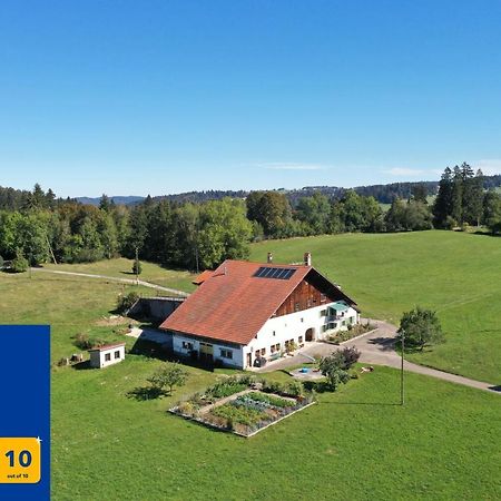 O Valanvron - Appartement Dans Une Ancienne Ferme Neuchateloise La Chaux De Fonds Luaran gambar