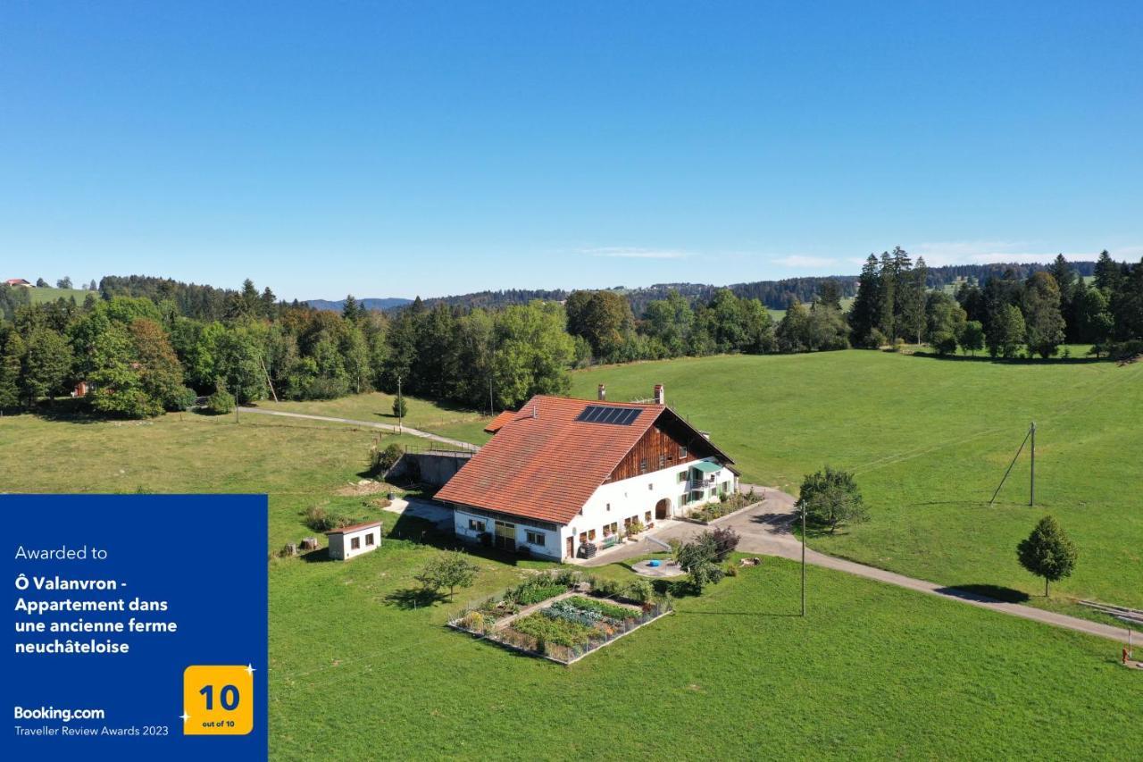 O Valanvron - Appartement Dans Une Ancienne Ferme Neuchateloise La Chaux De Fonds Luaran gambar