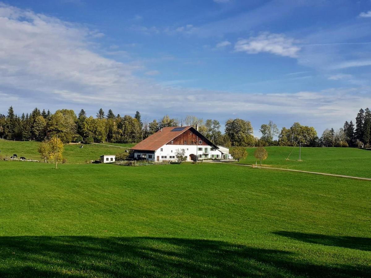 O Valanvron - Appartement Dans Une Ancienne Ferme Neuchateloise La Chaux De Fonds Luaran gambar